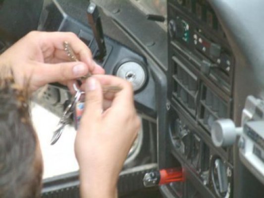 Doi minori au spart o maşină, la Medgidia